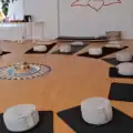 Vrouw Groepshypnose retreat